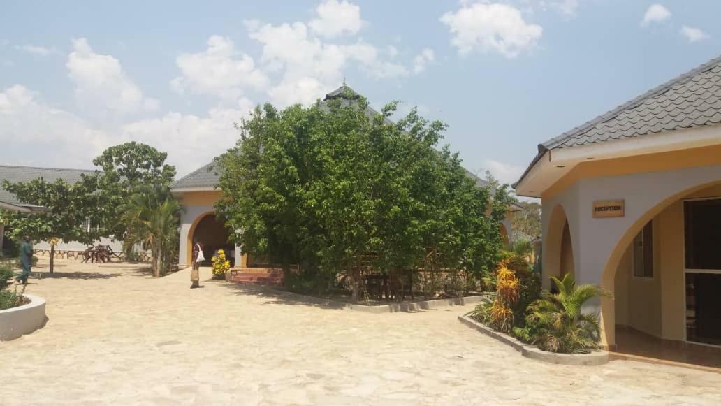 Lavic Country Resort Adjumani Zewnętrze zdjęcie